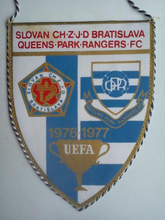 SLOVAN BRATISLAVA - QUEENS PARK RANGERS POHAR UEFA 1976 -18- 